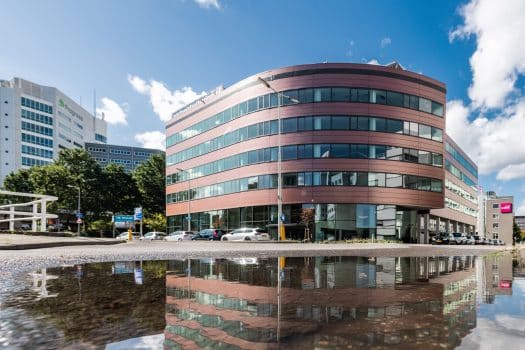 Stichting Islamitisch Primair Onderwijs (SIPOR) huurt kantoorruimte gelegen aan de G.H. Betzweg 1 te Rotterdam