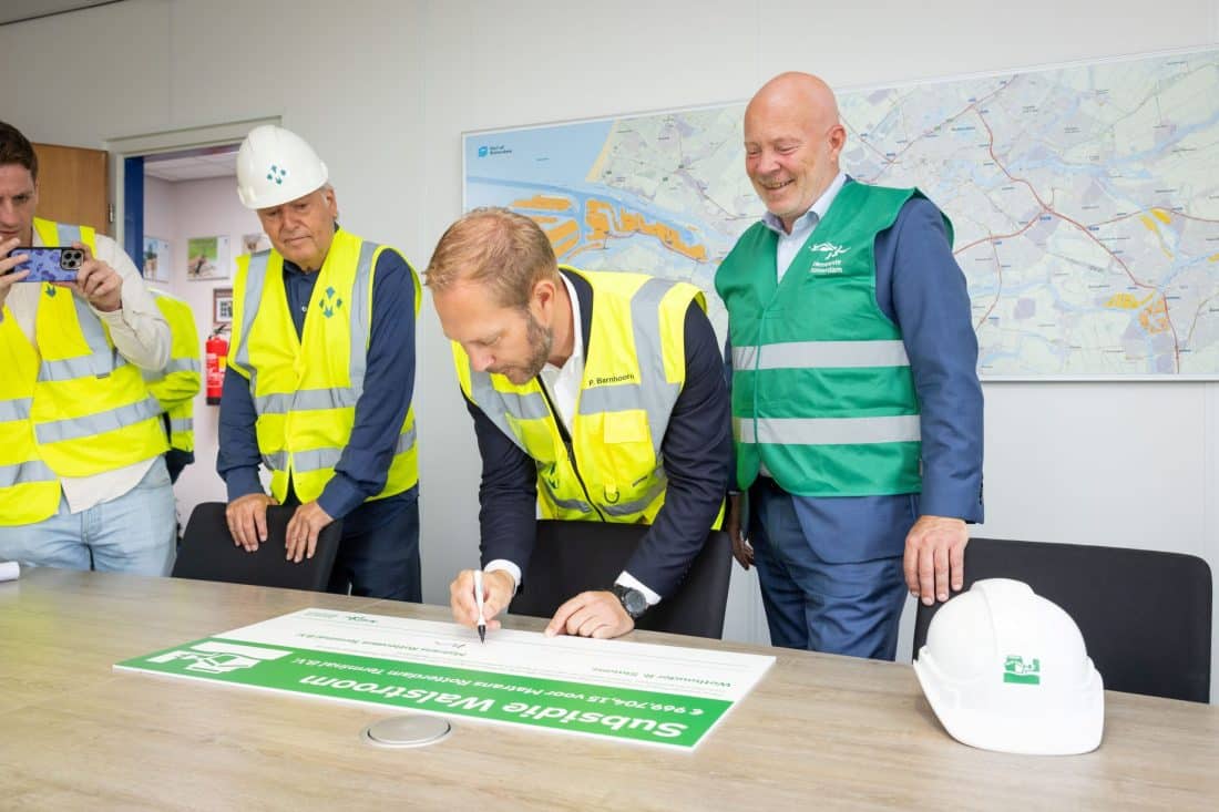 Rotterdamse havenbedrijven leggen walstroom aan met steun van gemeente